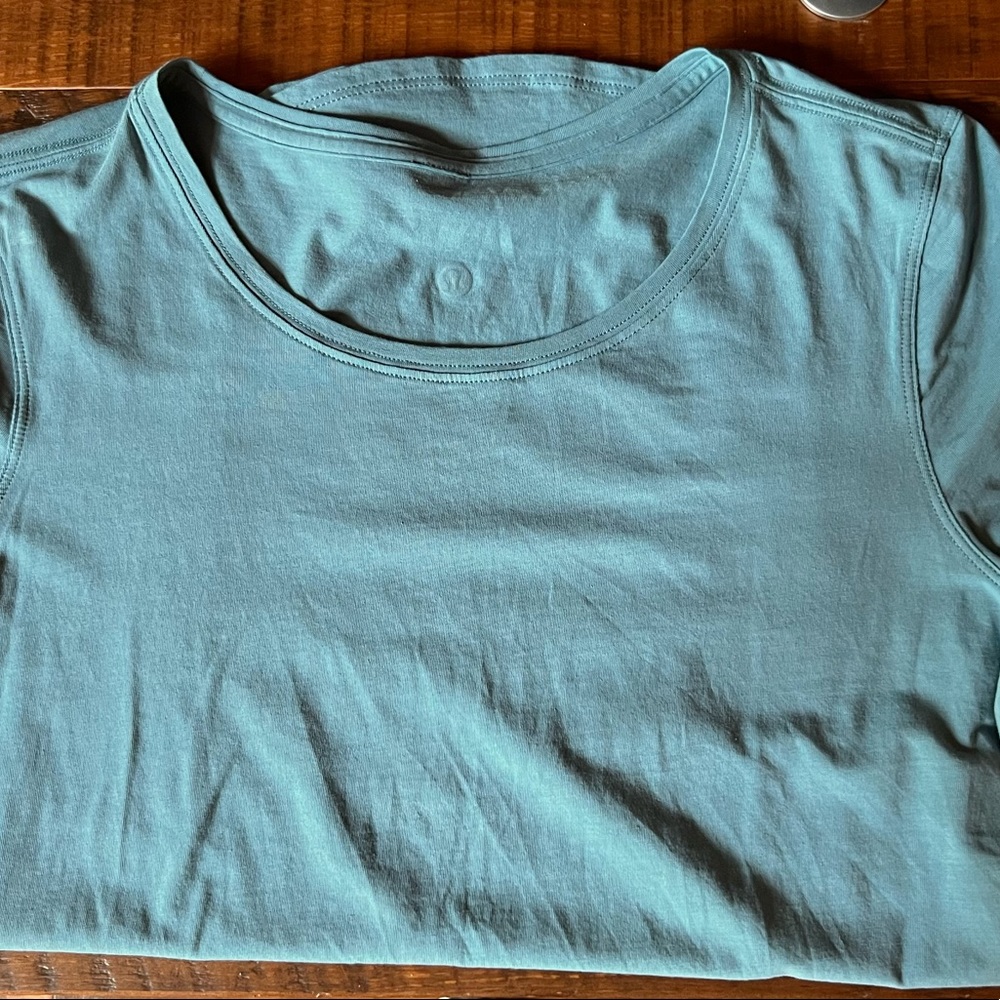 Lululemon Size 6 Teal Blue Green Teal Short Sleeve Love T-shirt EUC